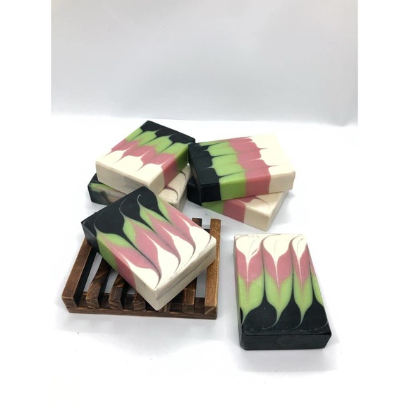 Taiwan swirl Handmade Artesan Soap with activated charcoal - Picture 7 of 9